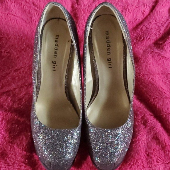 Heels - Picture 1 of 2